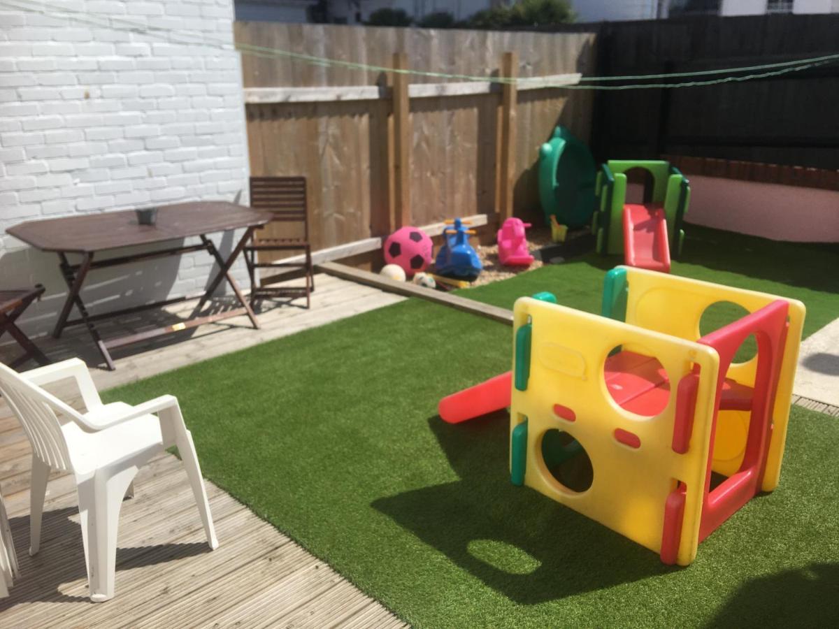 Guest house Barbie House: Beachfront With Beauty Amenities Paignton