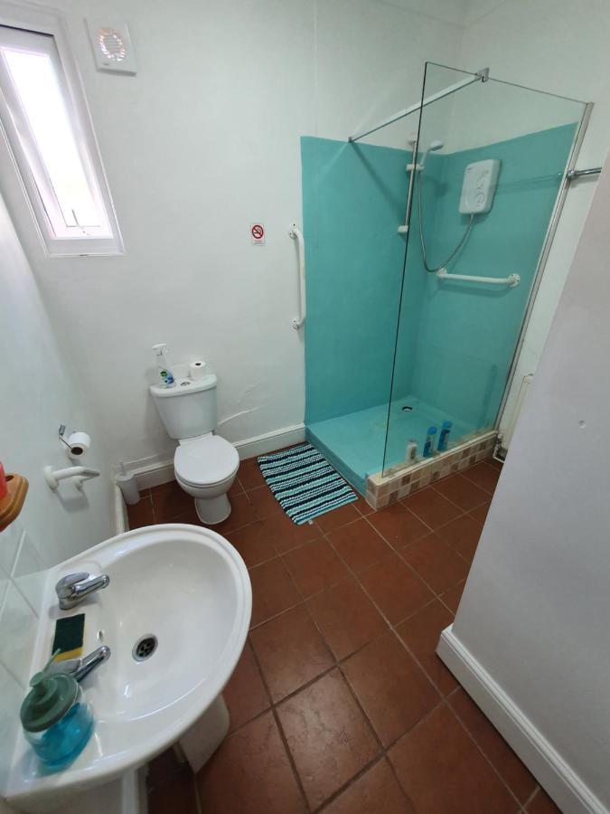 Barbie House: Beachfront With Beauty Amenities Guest house Paignton